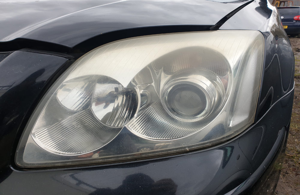 Toyota Avensis T Spirit D4D Headlight passenger side front